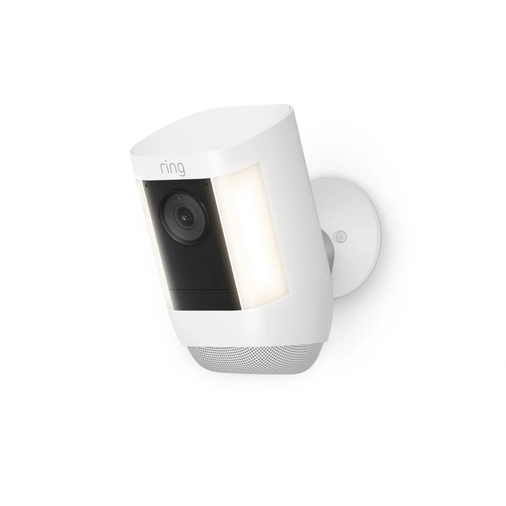 Caméra spot de sécurité extérieure Ring avec double éclairage et capteurs de mouvement pour une surveillance vidéo intelligente.